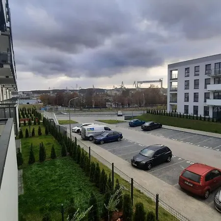 Apartament M&R Trzy Sypialnie, Salon, Garaz Apartamento