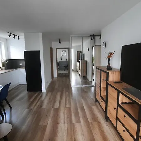 Apartament M&R Trzy Sypialnie, Salon, Garaz Apartamento *